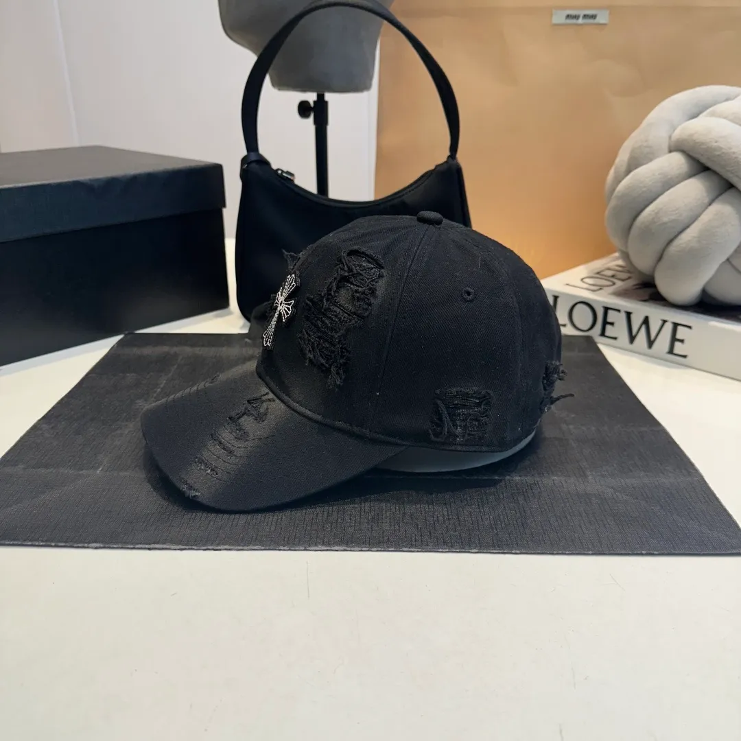 P56 Crow Heart Baseball Cap, holed retro peaked cap, head circumference 57.cm